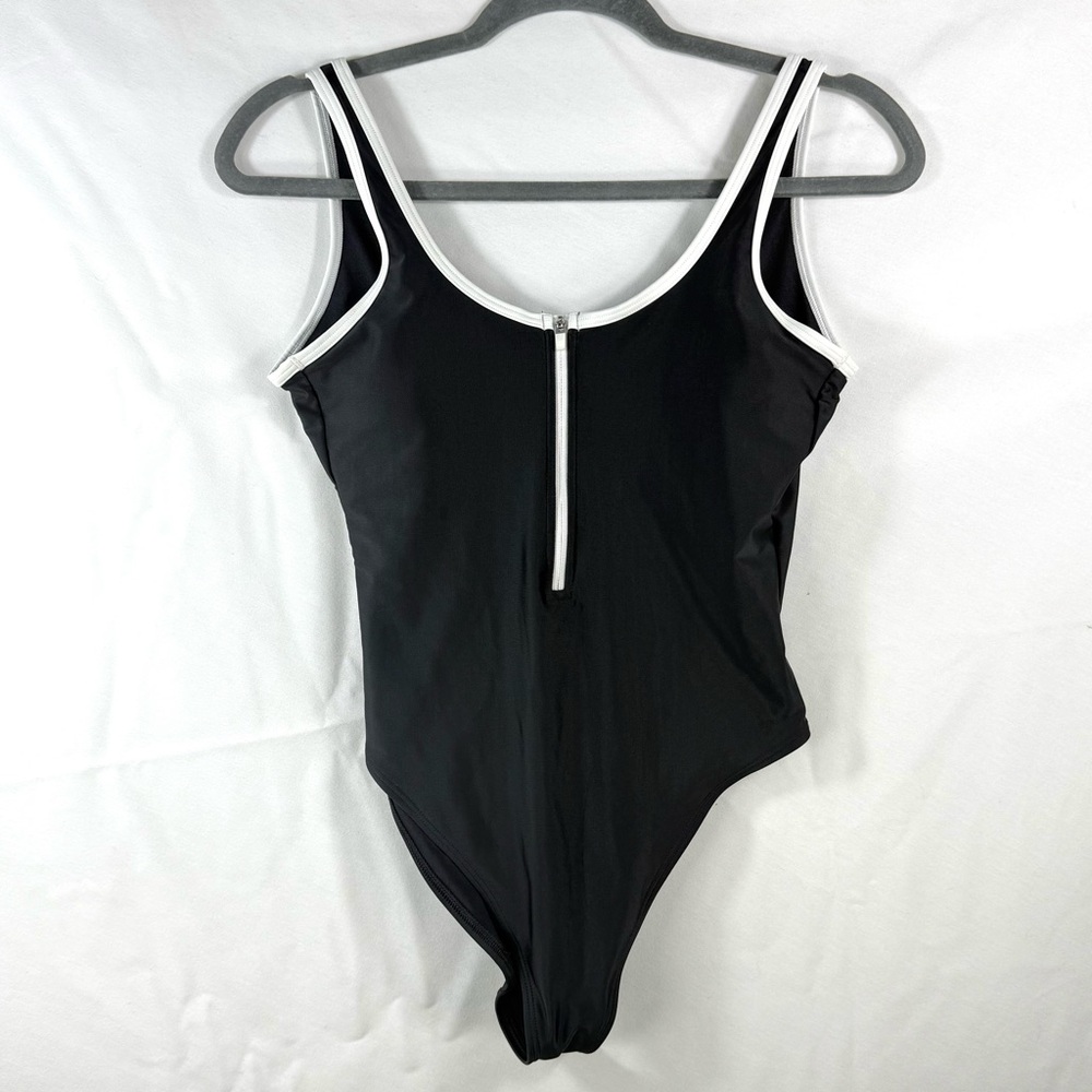 Old Navy Black and White Swimsuit | XS